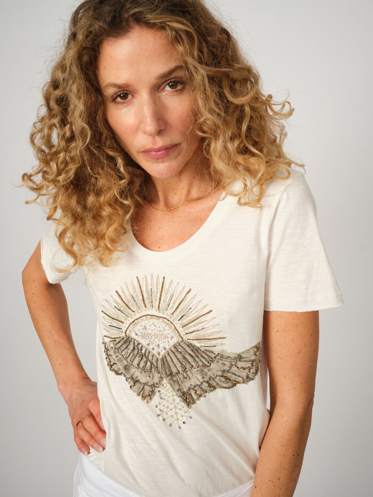 Modelshot / Celadon Tint / Detail